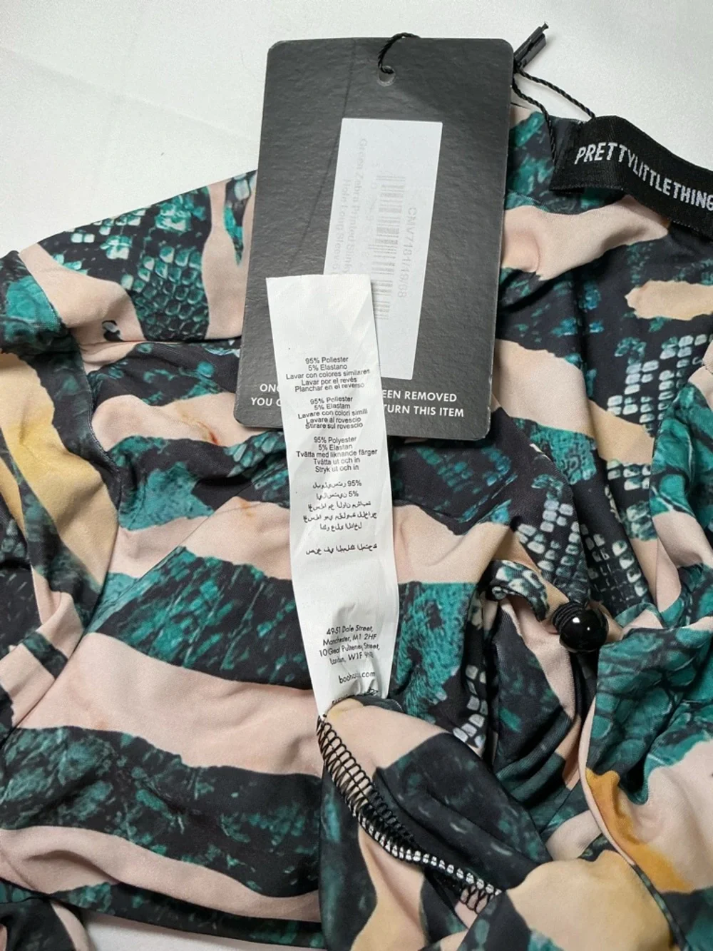 Twist-Front Keyhole Long-Sleeve Crop Top - Teal/Black Print - Picture 6 of 6
